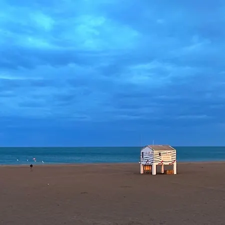 Exclusive Beachfront Luxury! *
